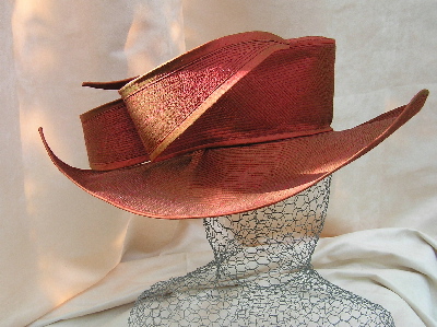 Nel Tip handgemaakte hoed - doorgestikt zuiver zijde, rood