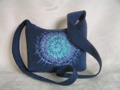 handgemaakte tas Nel Tip - donkerblauw met applicatie borduur