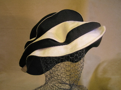 Nel Tip handgemaakte hoed, zonnehoed zwart en wit, katoen